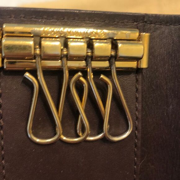 Authentic Louis Vuitton Vernis Patent Leather Multicles 4 Key Holder - Picture 4 of 11